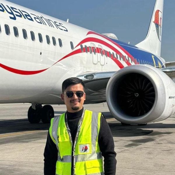 Airport Ground Staff, TIA